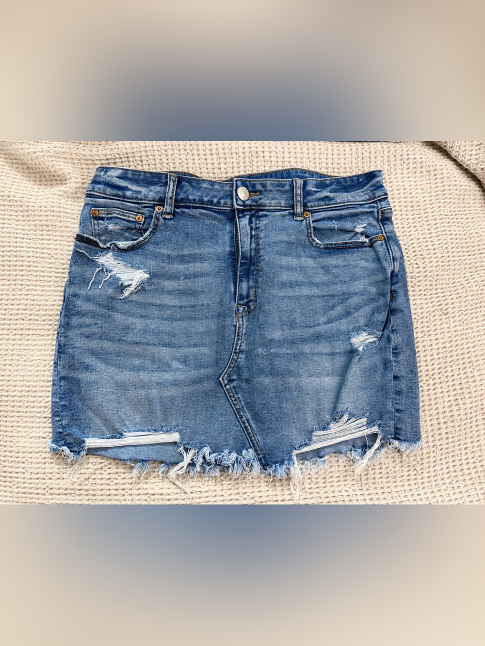 Women’s American Eagle | Size 16 | Distressed Denim Skirt